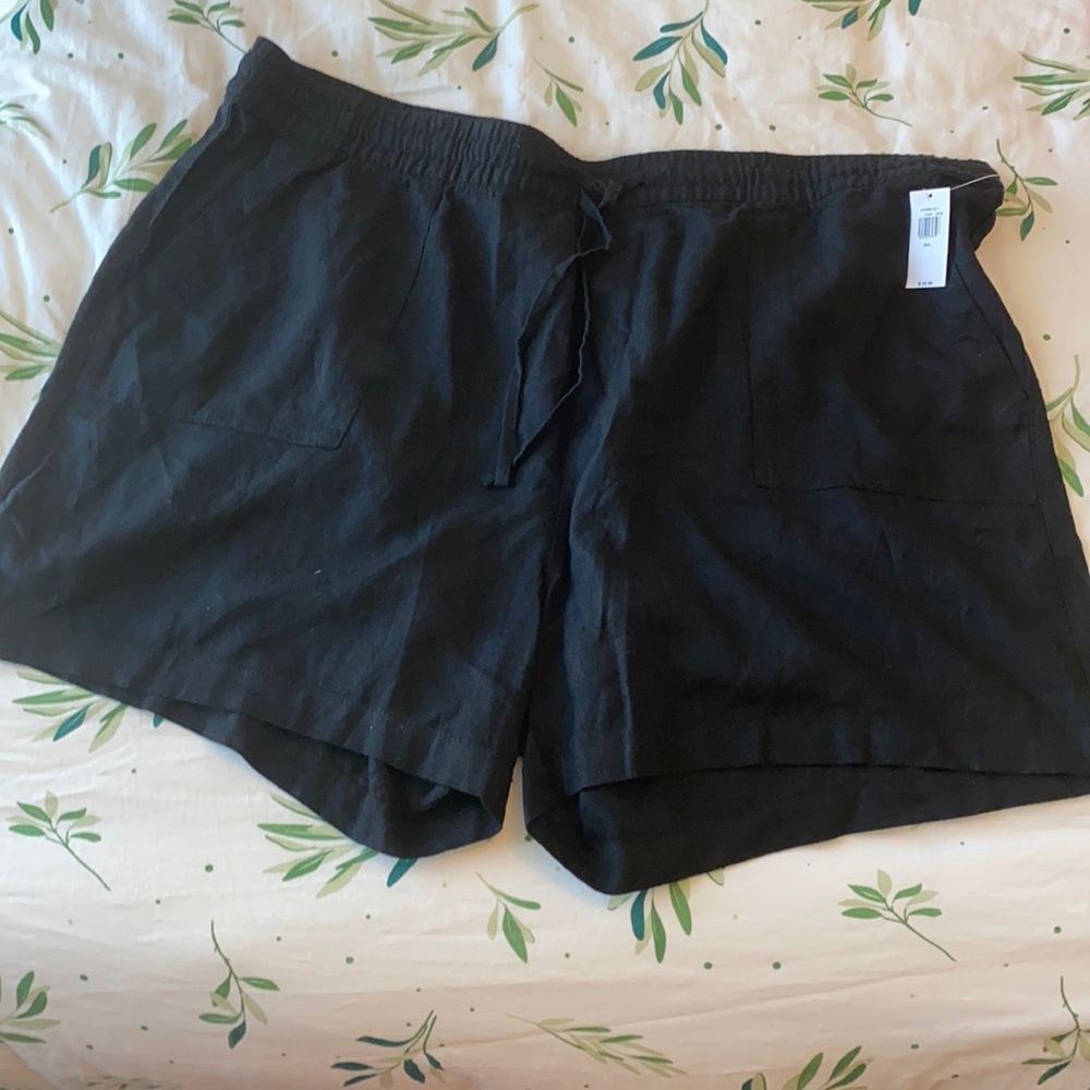 Old Navy Women’s Black shorts